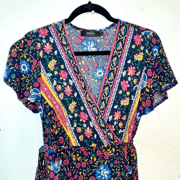 Zesica Floral Boho Wrap Dress - Picture 6 of 7